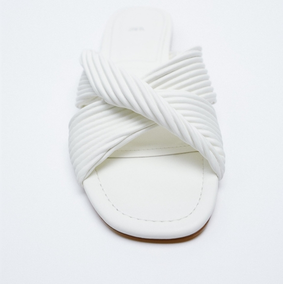 Zara* Flat Sandals Pleated White - Picture 2 of 5